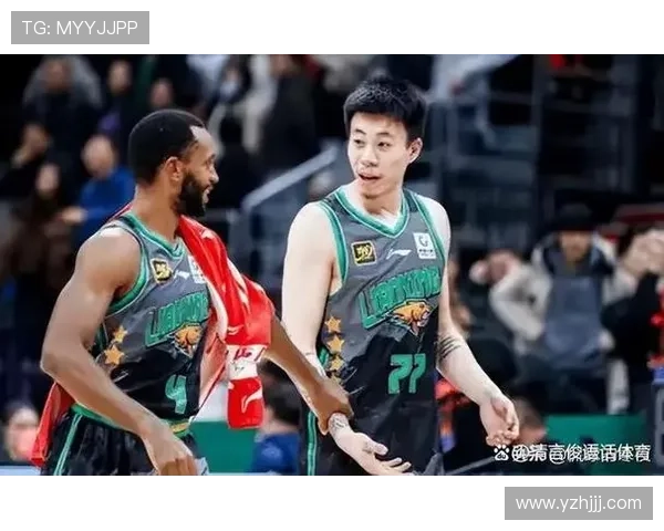 弗格正式加盟上海队新赛季与张镇麟携手再战篮球赛场